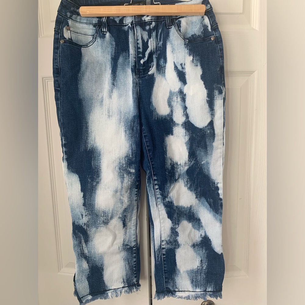 Gabby Isabella Tie-Dye Women's Cropped Jeans (SZ 6)